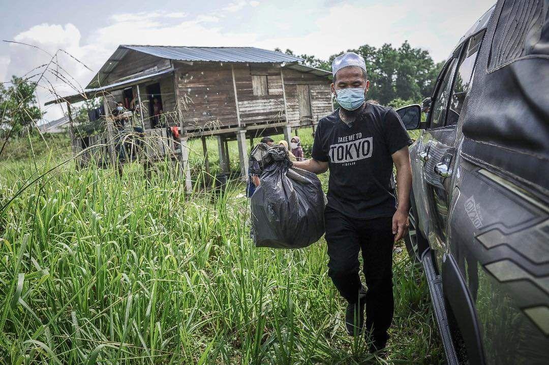 Wajarkah Ebit Liew Siarkan Bantuannya Kepada Tatapan Awam Wajarkah Ebit Liew Siarkan Bantuannya Kepada Tatapan Awam